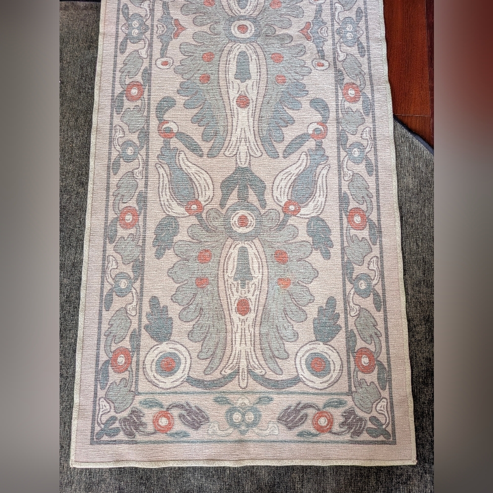 Anna Sui Lady Shalott Cream Ruggable 2.5' x 7' - Picture 3 of 3
